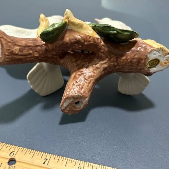 White Doves fine porcelain 1980's - Picture 5 of 5